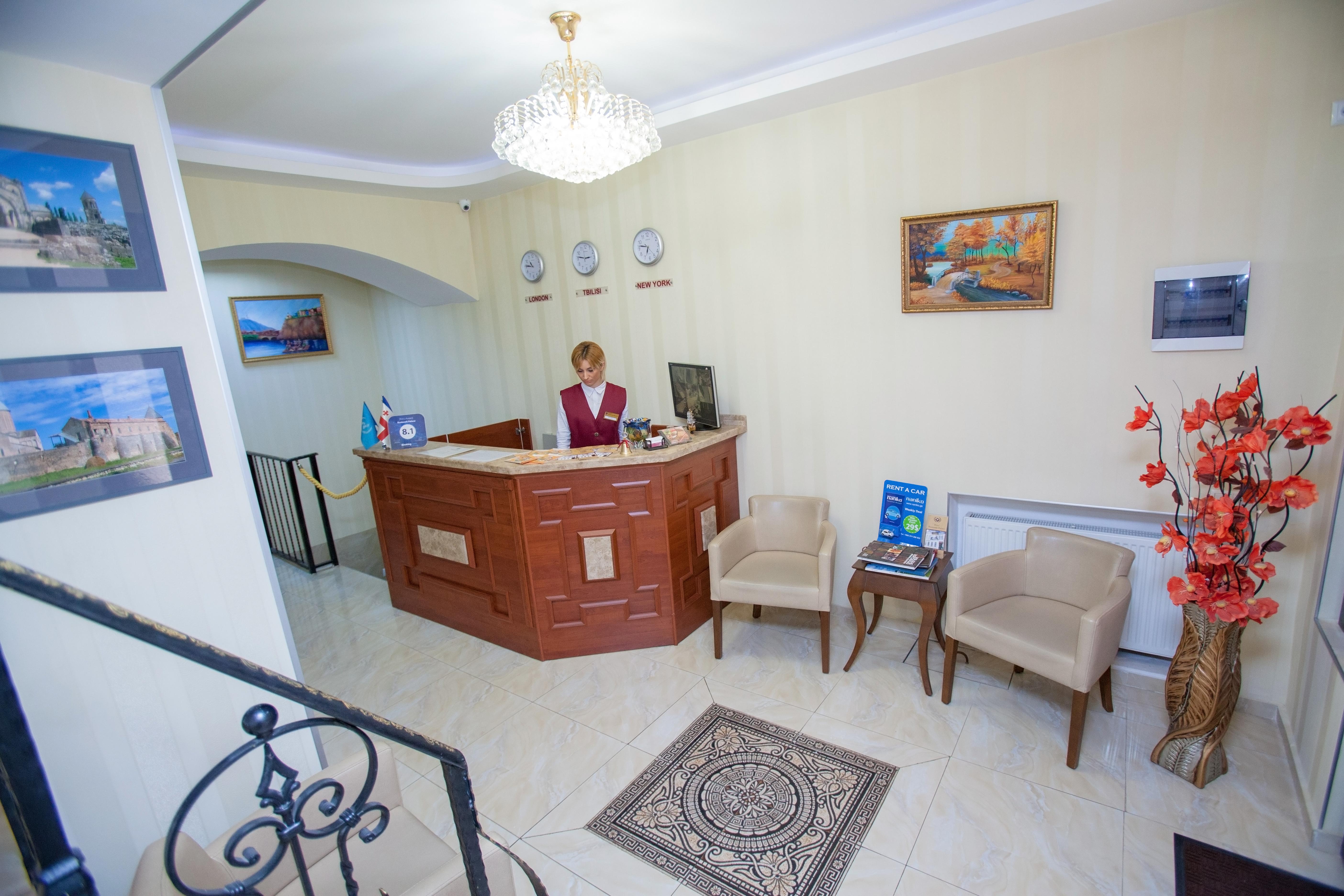 Rustaveli Palace Tbilisi Esterno foto