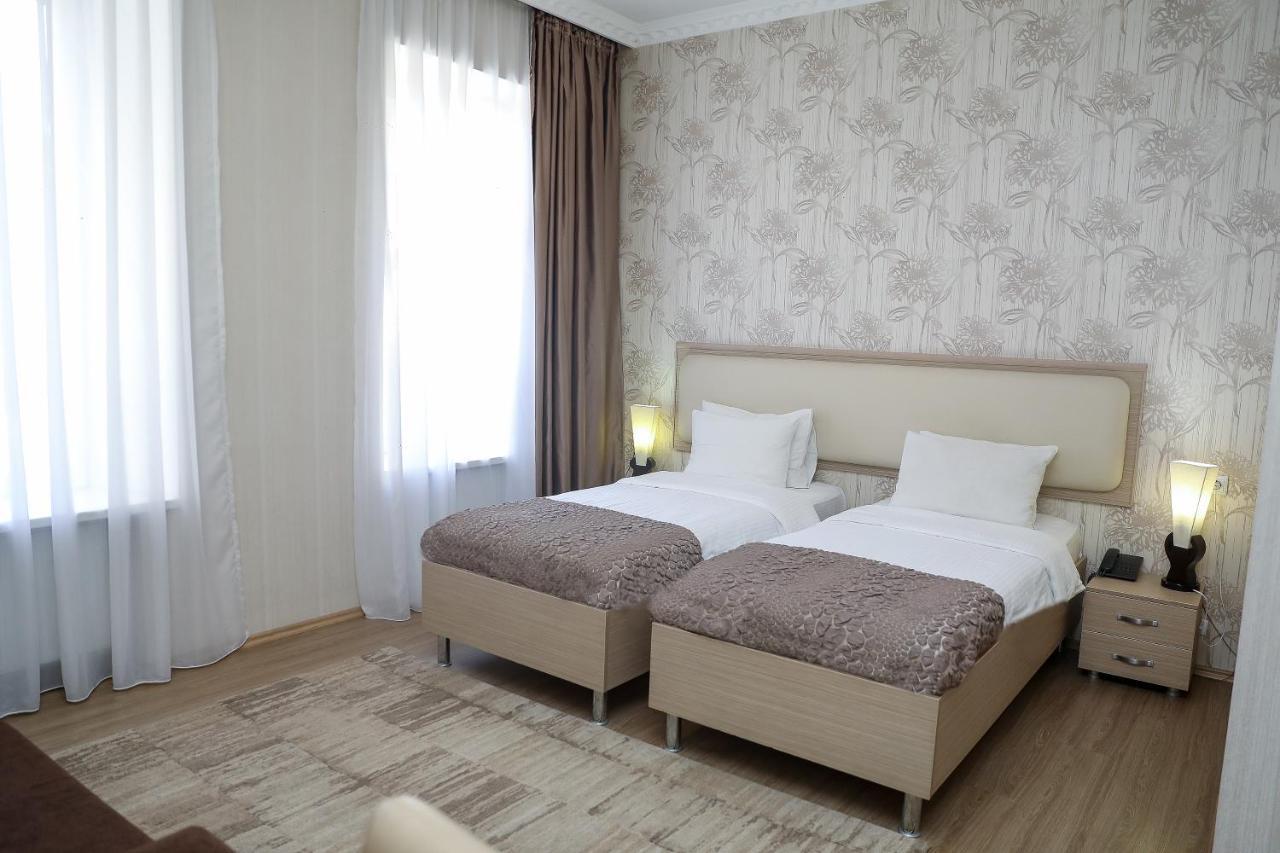 Rustaveli Palace Tbilisi Esterno foto